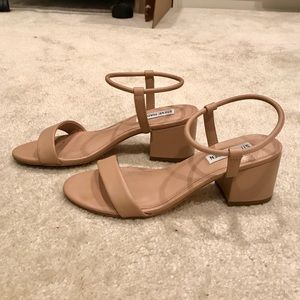 Steve Madden Ida Heeled Sandal (Beige)